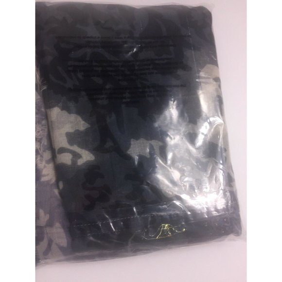 Cejon Stripe Damask Infinity Loop, Retail $28.00 - Picture 6 of 6